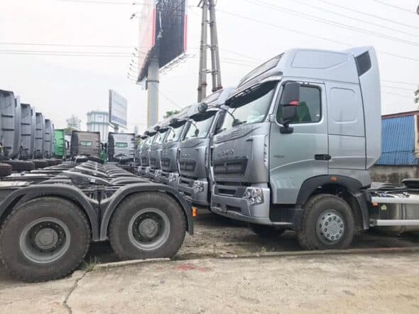 Xe đầu kéo howo 420 cầu dầu màu bạc