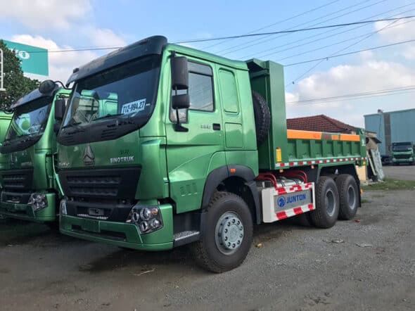 BẢNG GIÁ XE HOWO 4 CHÂN ĐỜI 2023 Tháng 9/2023 7 Giá xe howo 3 chân 2021 bản đủ