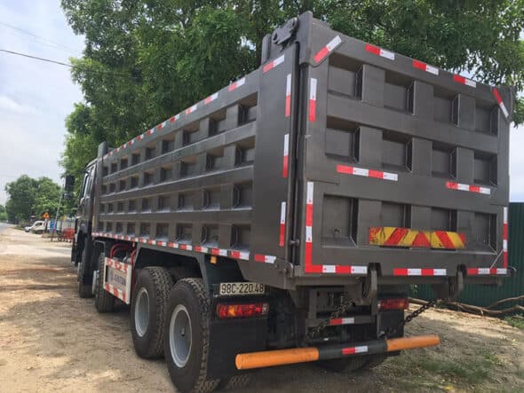 BẢNG GIÁ XE HOWO 4 CHÂN ĐỜI 2023 Tháng 9/2023 3 Xe howo 4 chân đời 2021 cơi thùng