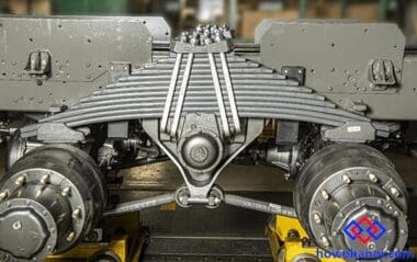 GIÁ XE HOWO A7 4 CHÂN TẢI THÙNG 12/2022 5 Hệ thống treo xe tải thùng Howo