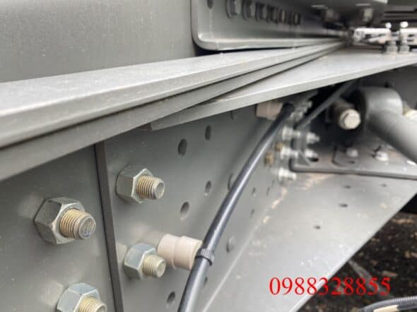 Chassis dày dặn chắc chắn