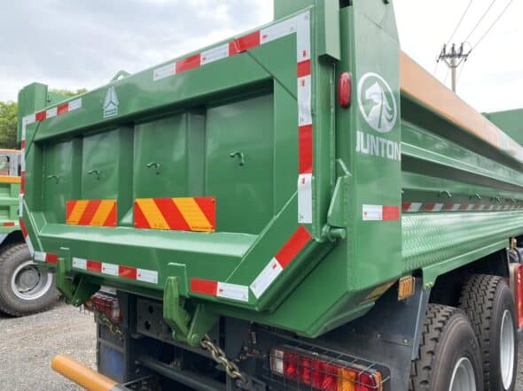 howo 4 chan thung duc 12