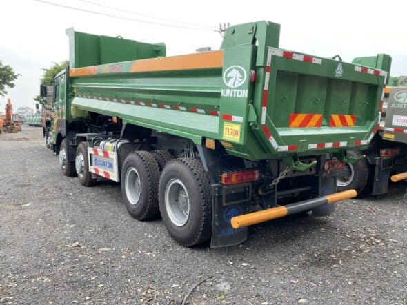 howo 4 chan thung duc 9