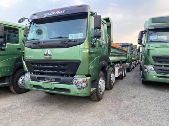 XE HOWO 4 CHÂN THÙNG ĐÚC TẢI CAO 6 Xe howo 4 chân thùng đúc nguyên bản