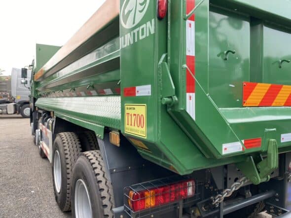 XE HOWO 4 CHÂN THÙNG ĐÚC TẢI CAO 7 xe howo 4 chân tải trọng cao