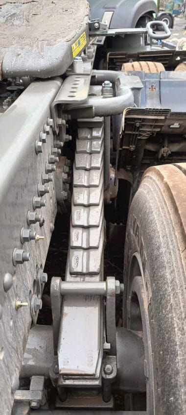 Hệ thống treo sitrak 460