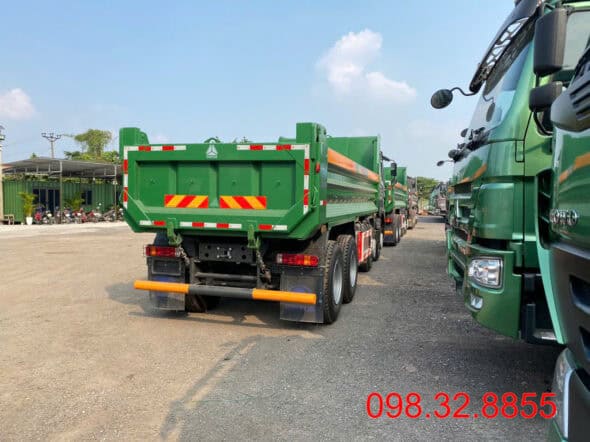GIÁ XE HOWO 4 CHÂN THÙNG ĐÚC BẢN MỚI NHẤT 4 xe howo 4 chân
